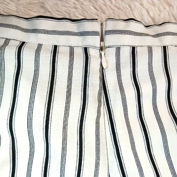 Doe & Rae Wide Leg Cropped Culotte Palazzo Striped Pants Black/White Womans Med - Picture 10 of 11